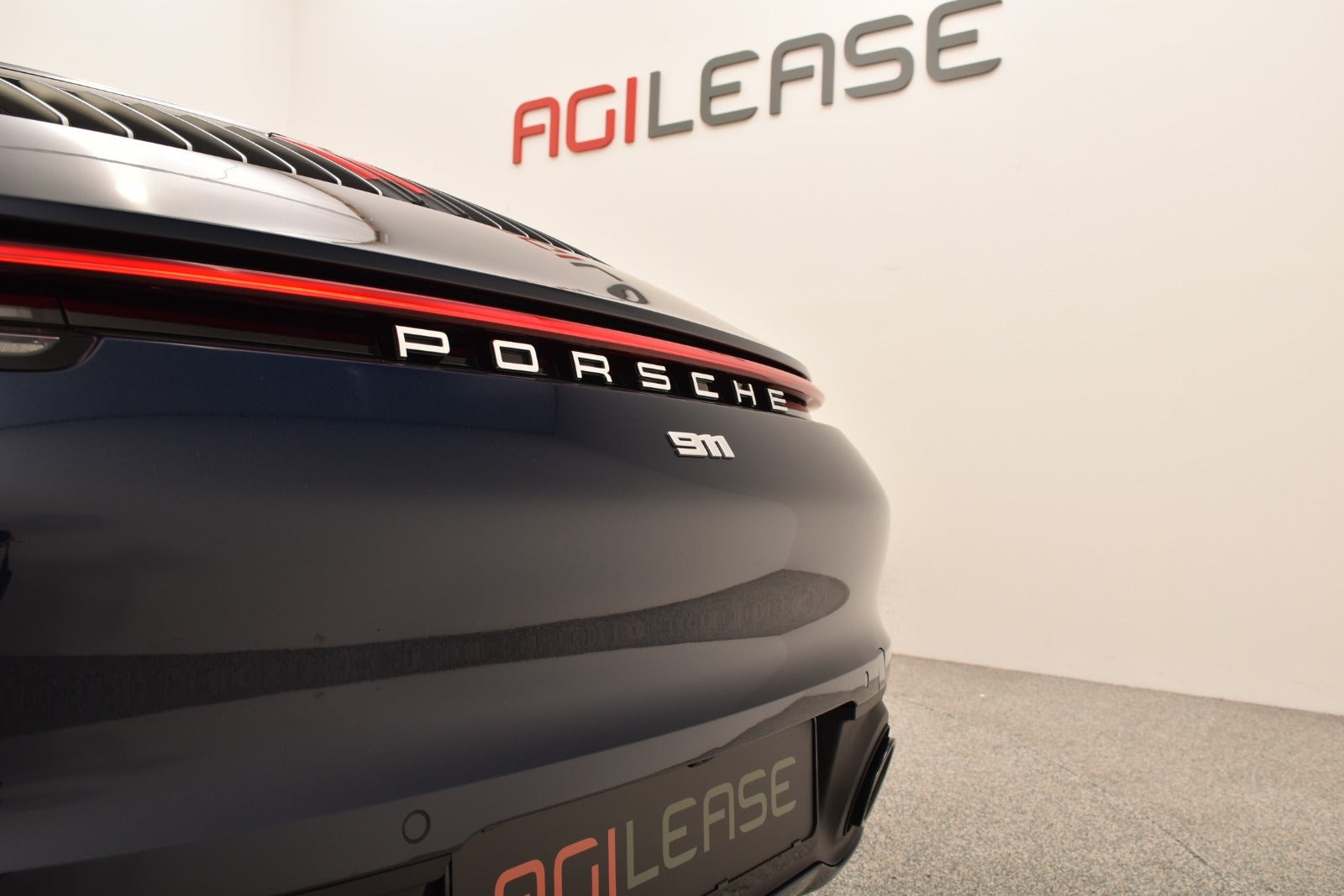 Blå Porsche 911 Carrera 4S fra 2021