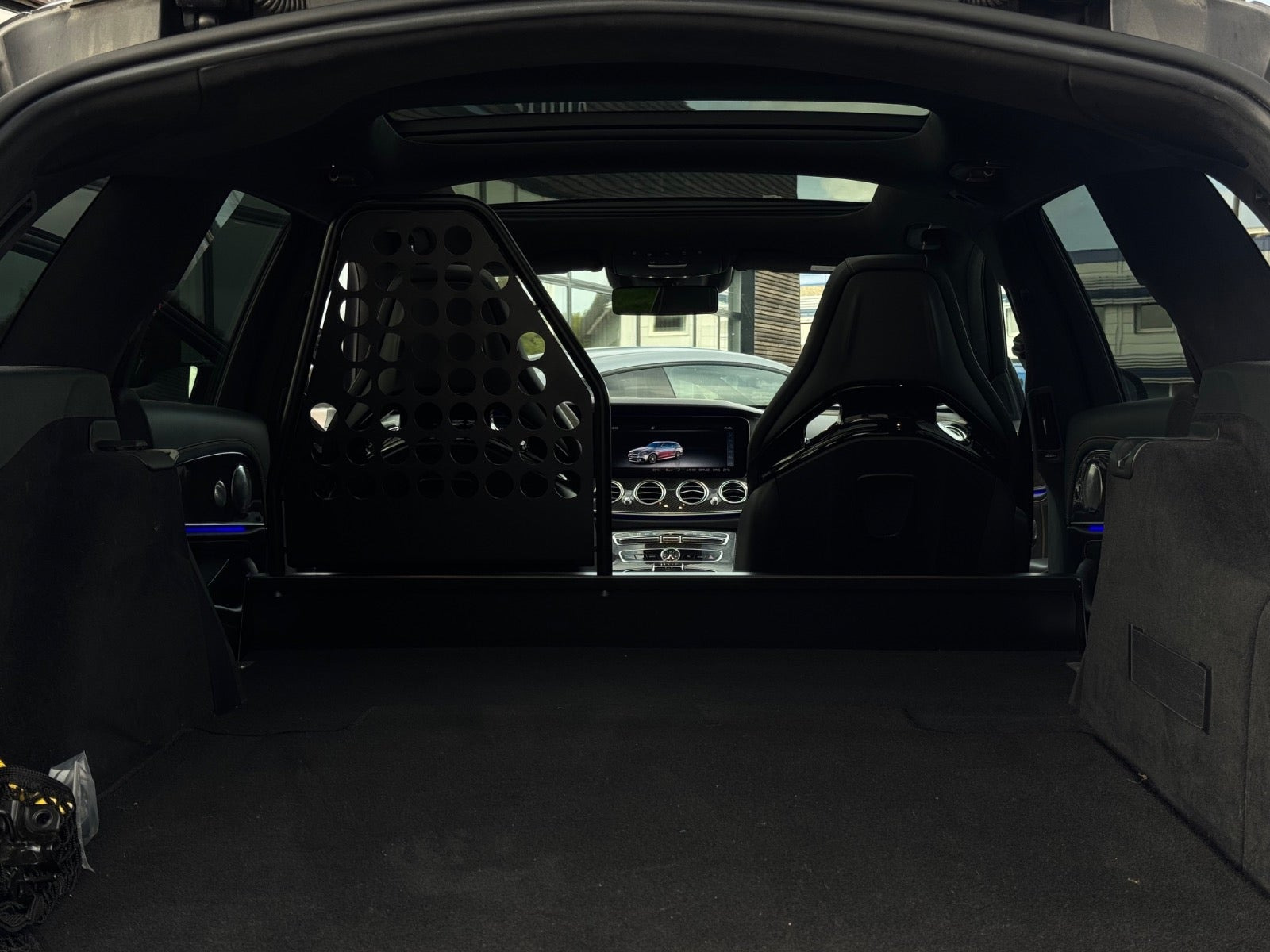 Sort Mercedes E63 fra 2017