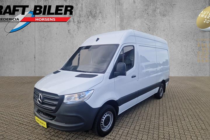 Hvid Mercedes Sprinter 317 fra 2023