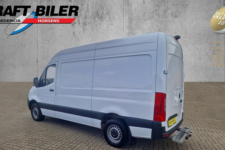 Hvid Mercedes Sprinter 317 fra 2023
