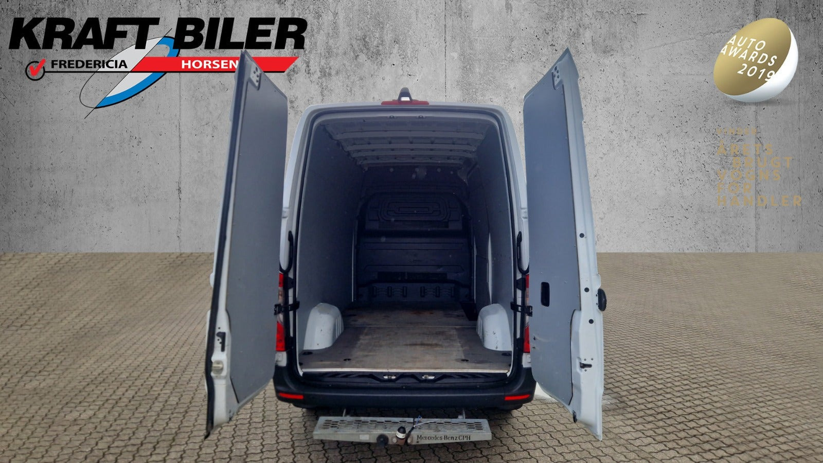 Hvid Mercedes Sprinter 317 fra 2023