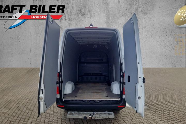 Hvid Mercedes Sprinter 317 fra 2023