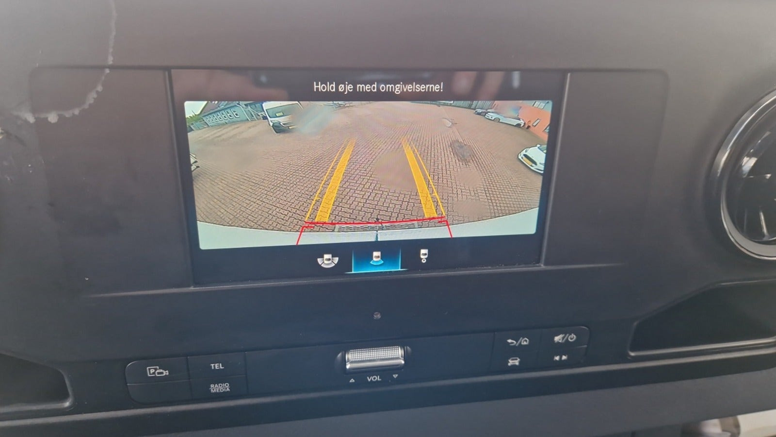 Hvid Mercedes Sprinter 317 fra 2023
