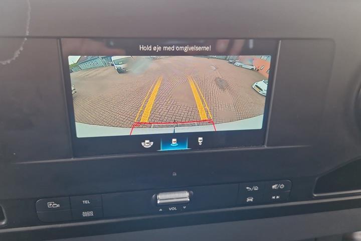 Hvid Mercedes Sprinter 317 fra 2023
