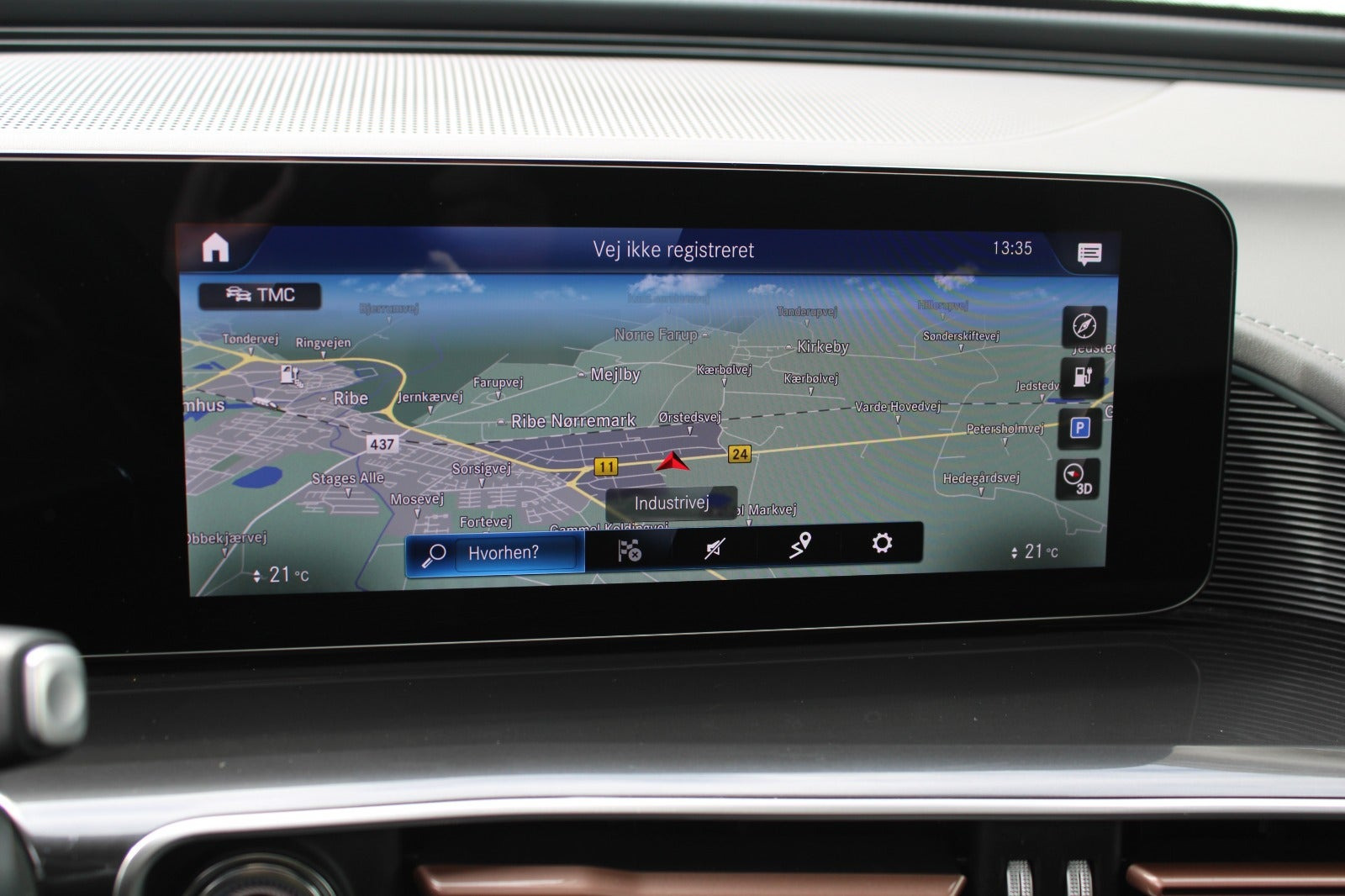 Grå Mercedes EQC400 fra 2023