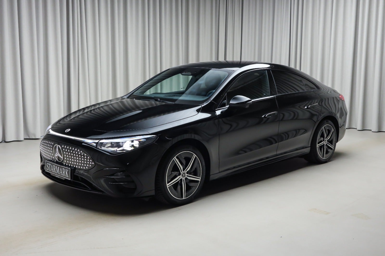 Sort Mercedes CLA250+ fra 2025