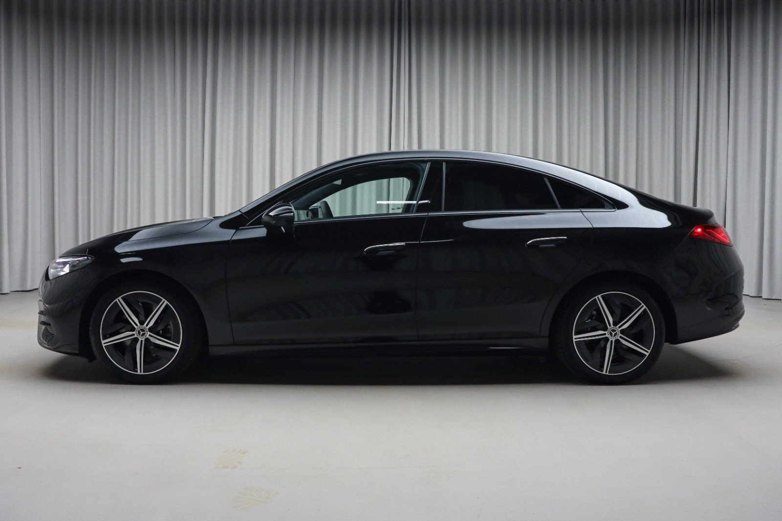 Sort Mercedes CLA250+ fra 2025
