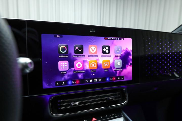Sort Mercedes CLA250+ fra 2025