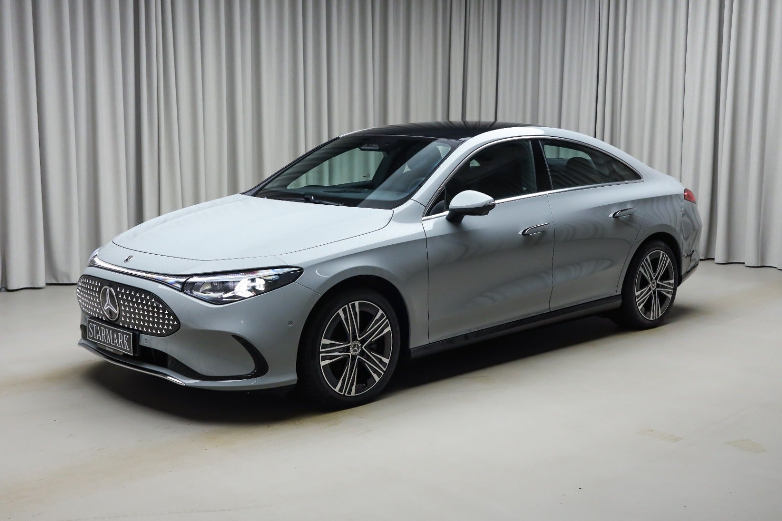 Grå Mercedes CLA250+ fra 2025