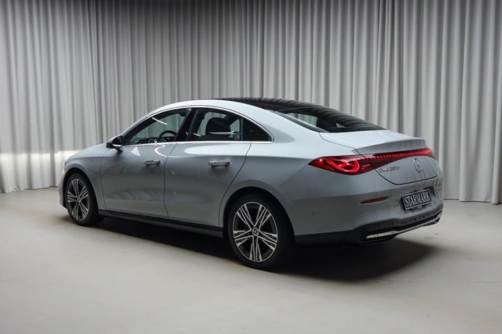 Grå Mercedes CLA250+ fra 2025