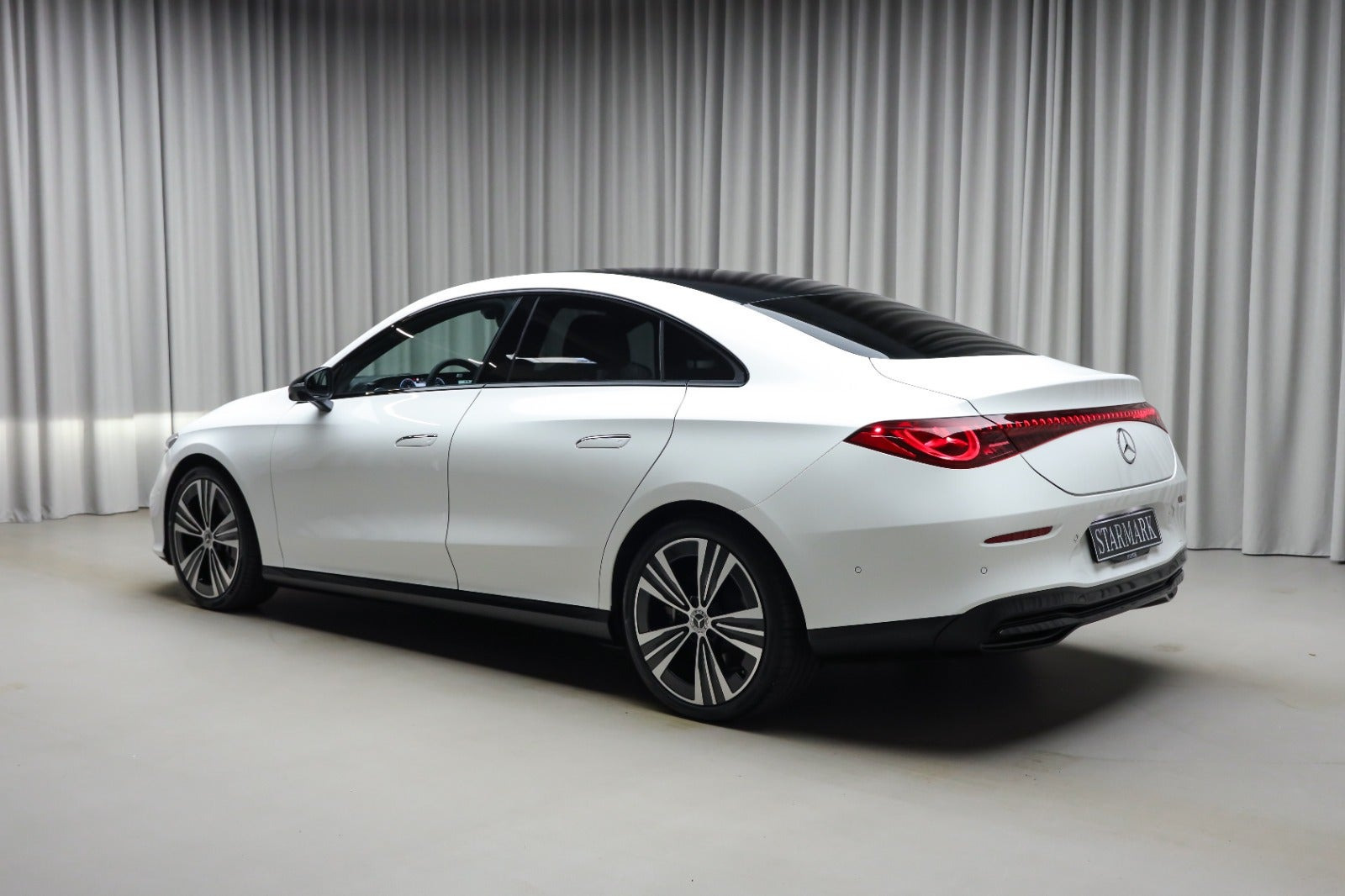 Hvid Mercedes CLA350 fra 2025