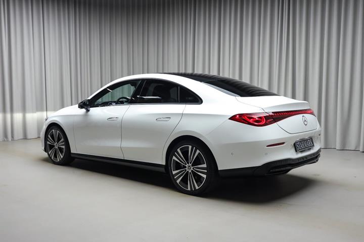 Hvid Mercedes CLA350 fra 2025