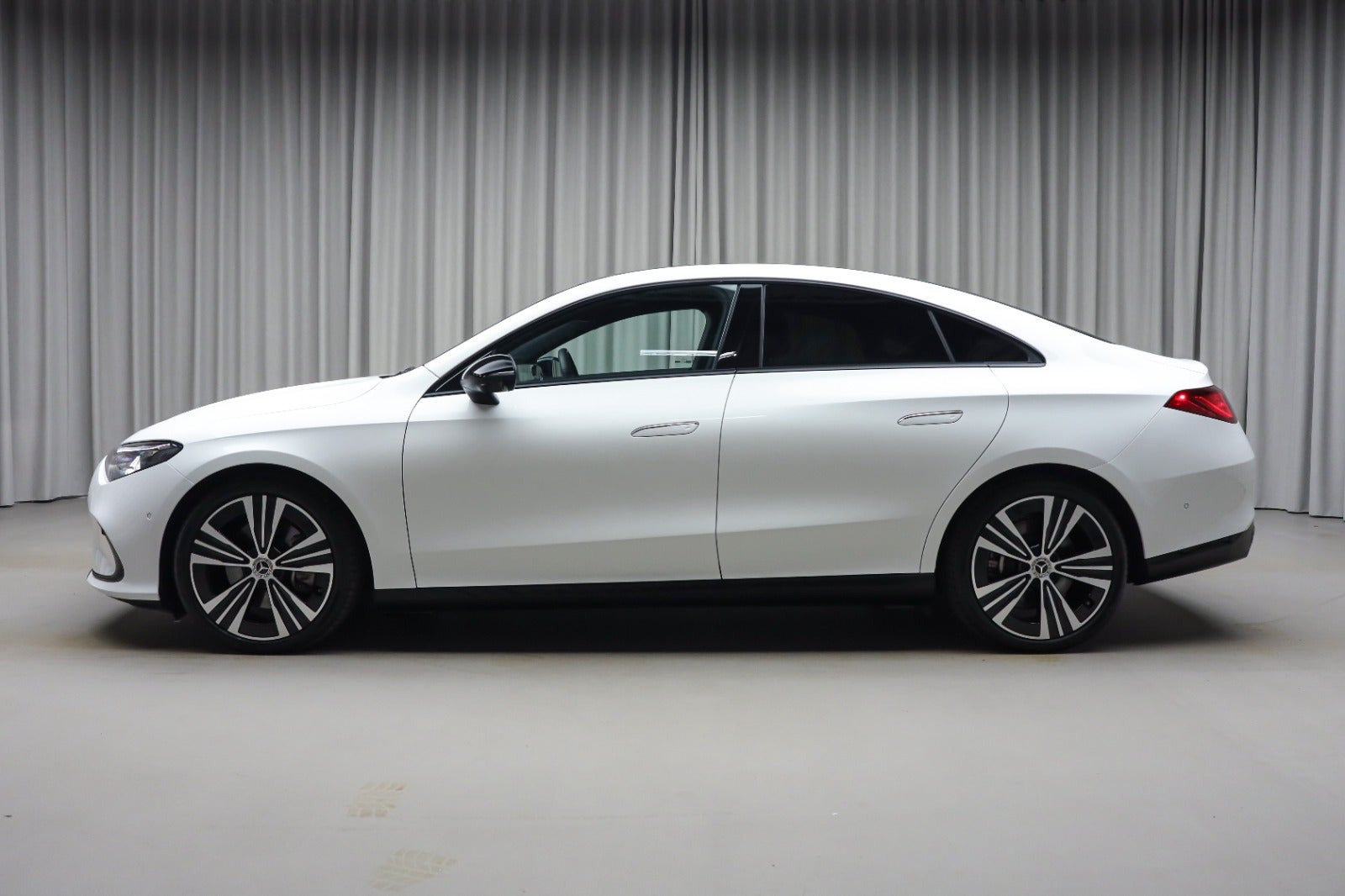 Hvid Mercedes CLA350 fra 2025