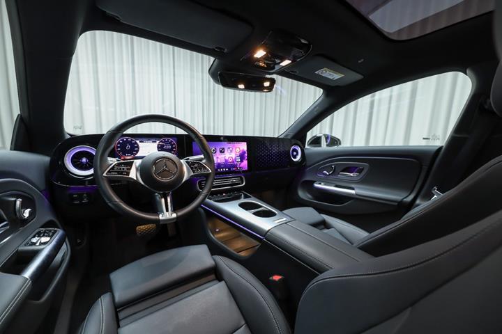 Hvid Mercedes CLA350 fra 2025