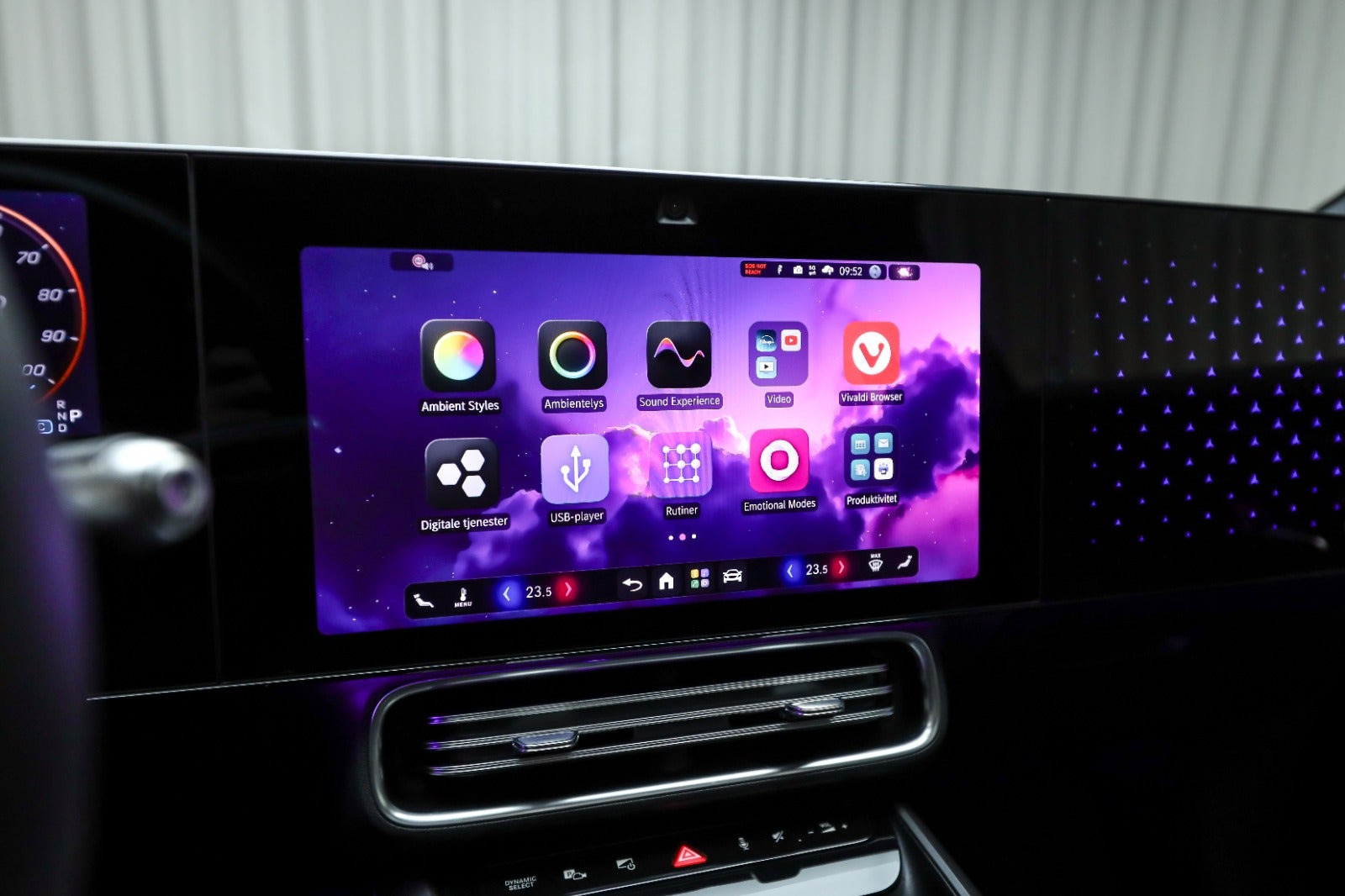 Hvid Mercedes CLA350 fra 2025