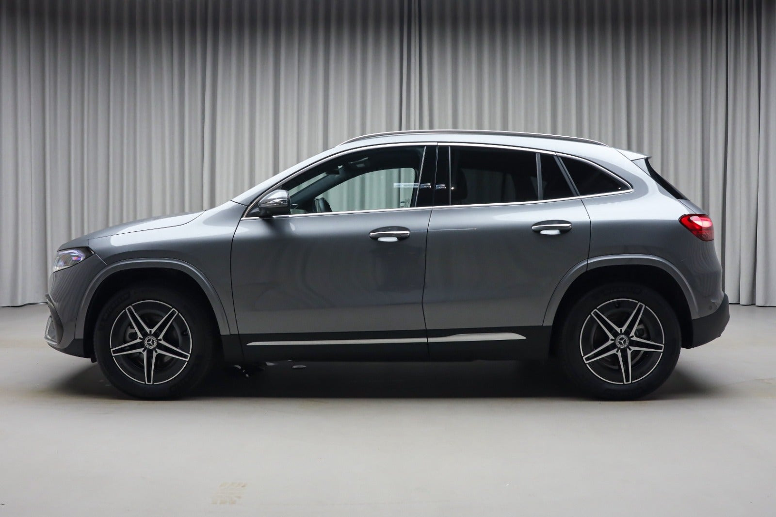 Grå Mercedes EQA250+ fra 2026