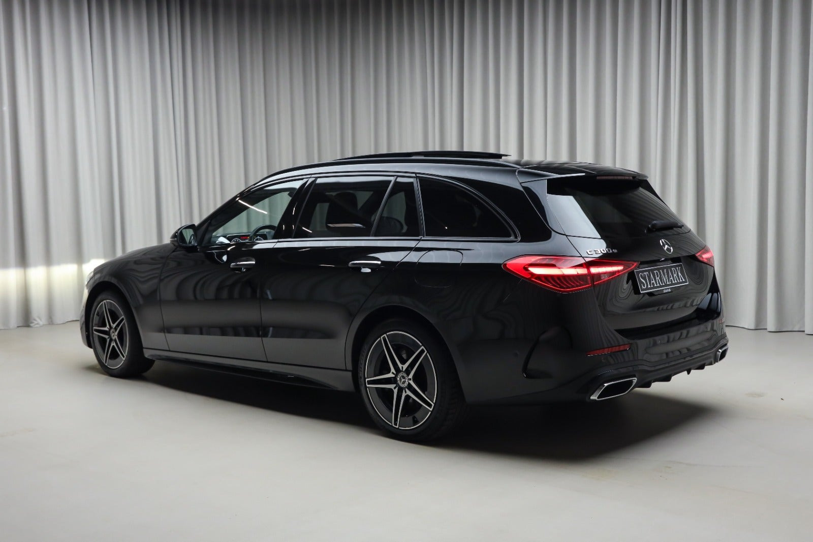 Sort Mercedes C300 e fra 2022