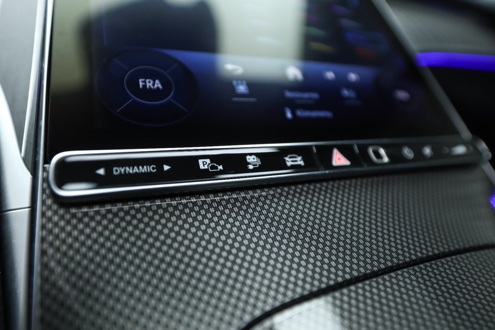 Sort Mercedes C300 e fra 2022