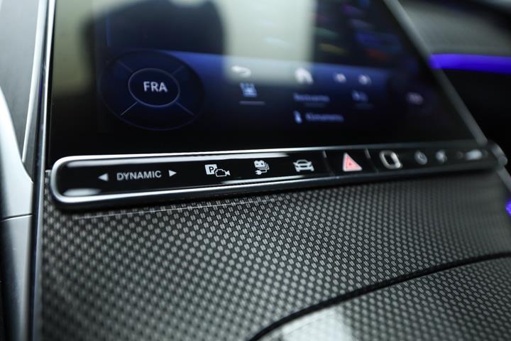 Sort Mercedes C300 e fra 2022