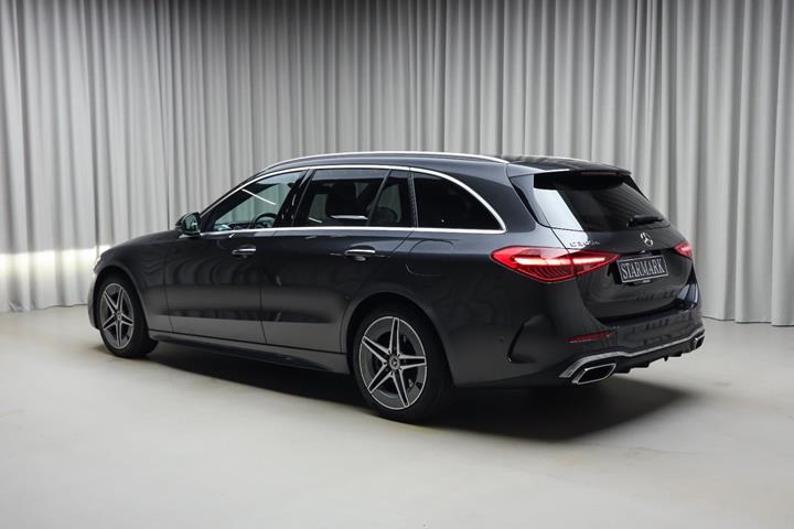 Grå Mercedes C300 e fra 2022