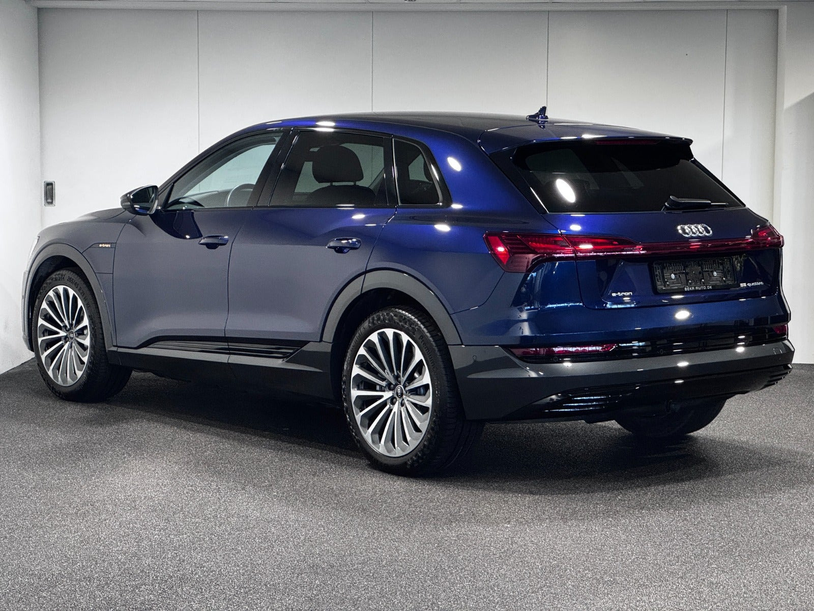Blå Audi e-tron fra 2022