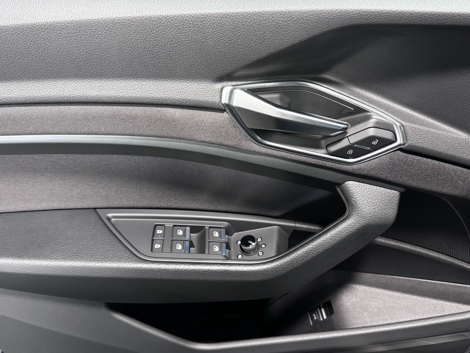 Blå Audi e-tron fra 2022
