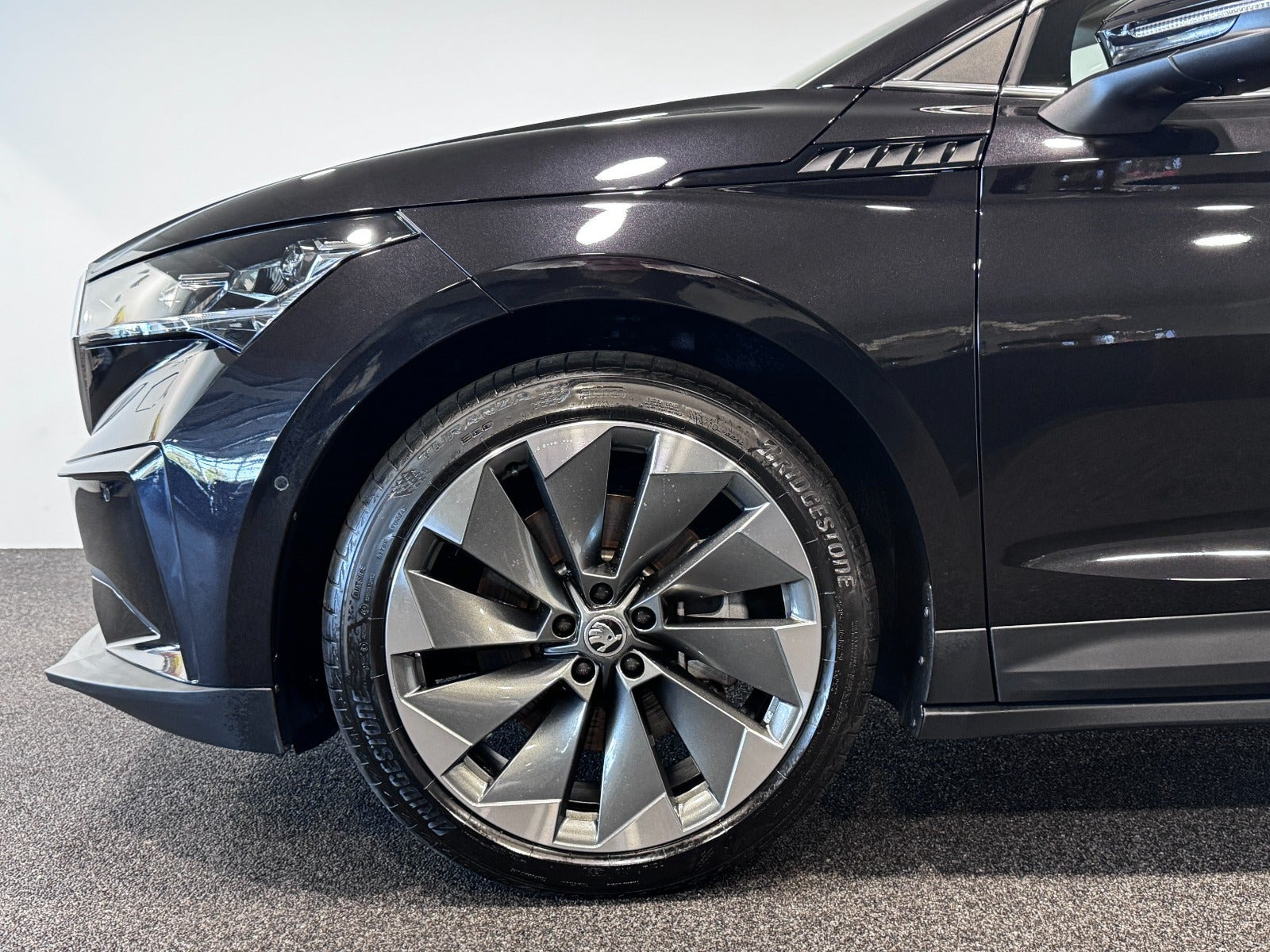 Sort Skoda Enyaq fra 2022