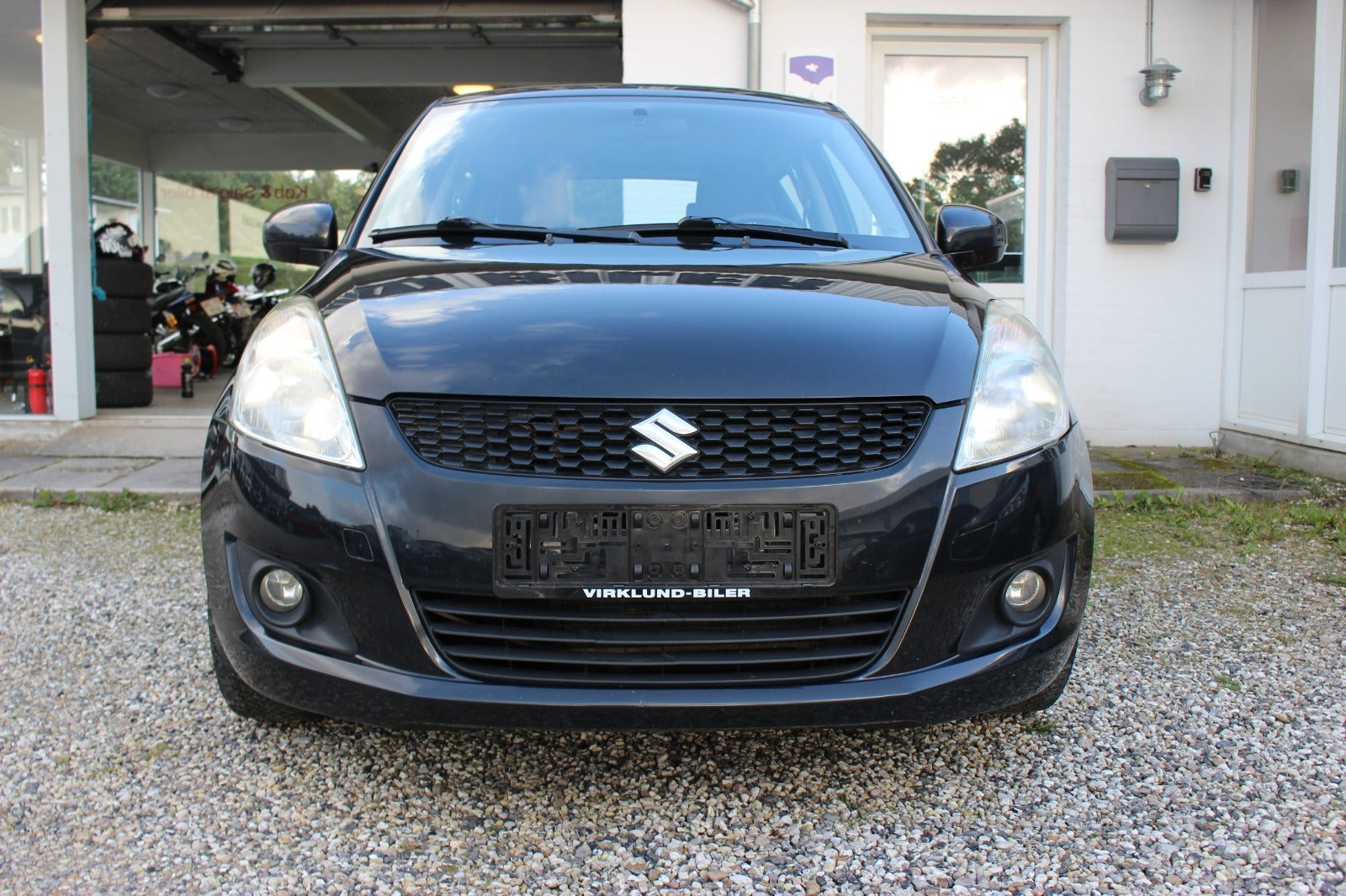 Sort Suzuki Swift fra 2012