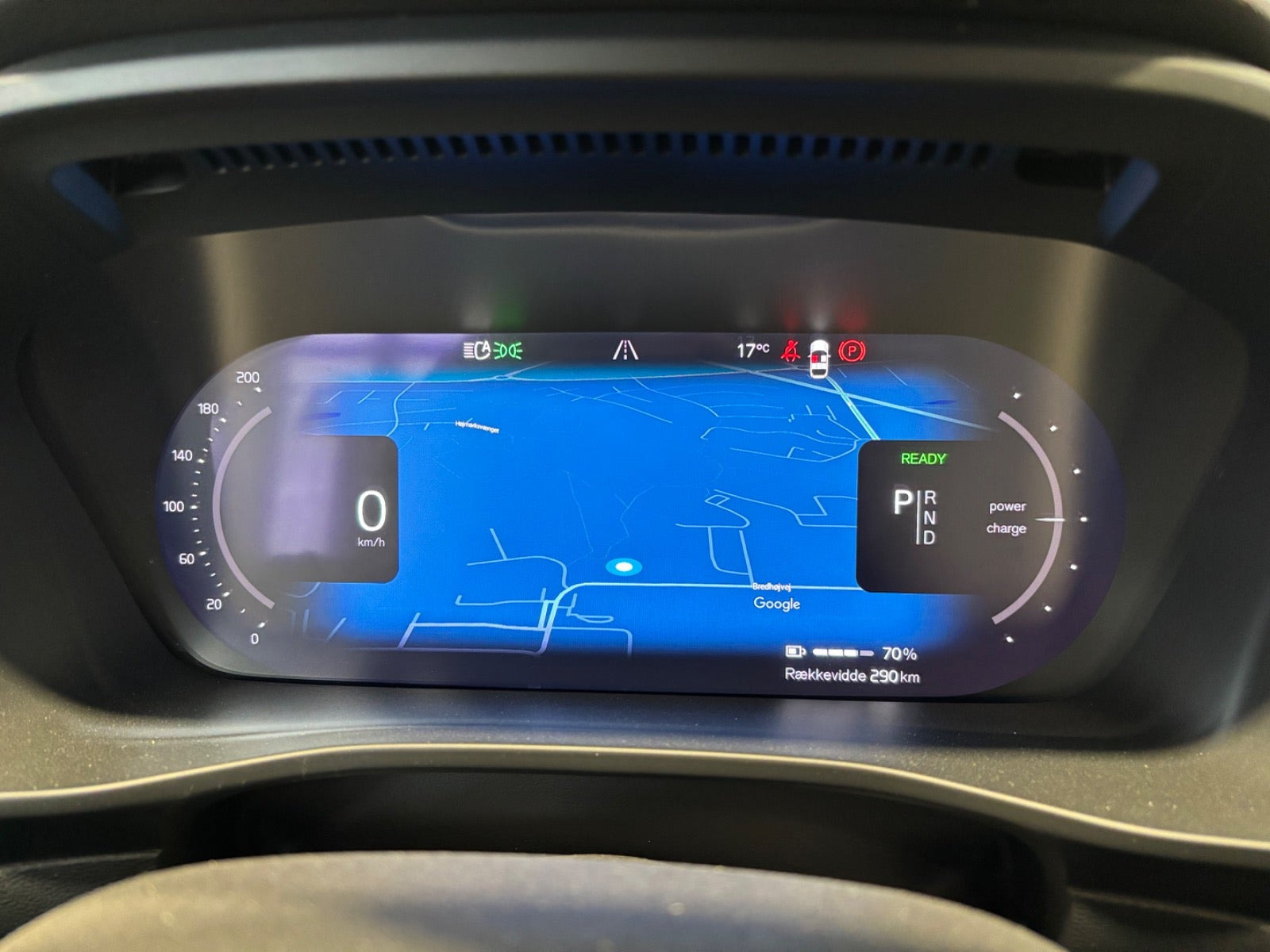 Blå Volvo XC40 fra 2023