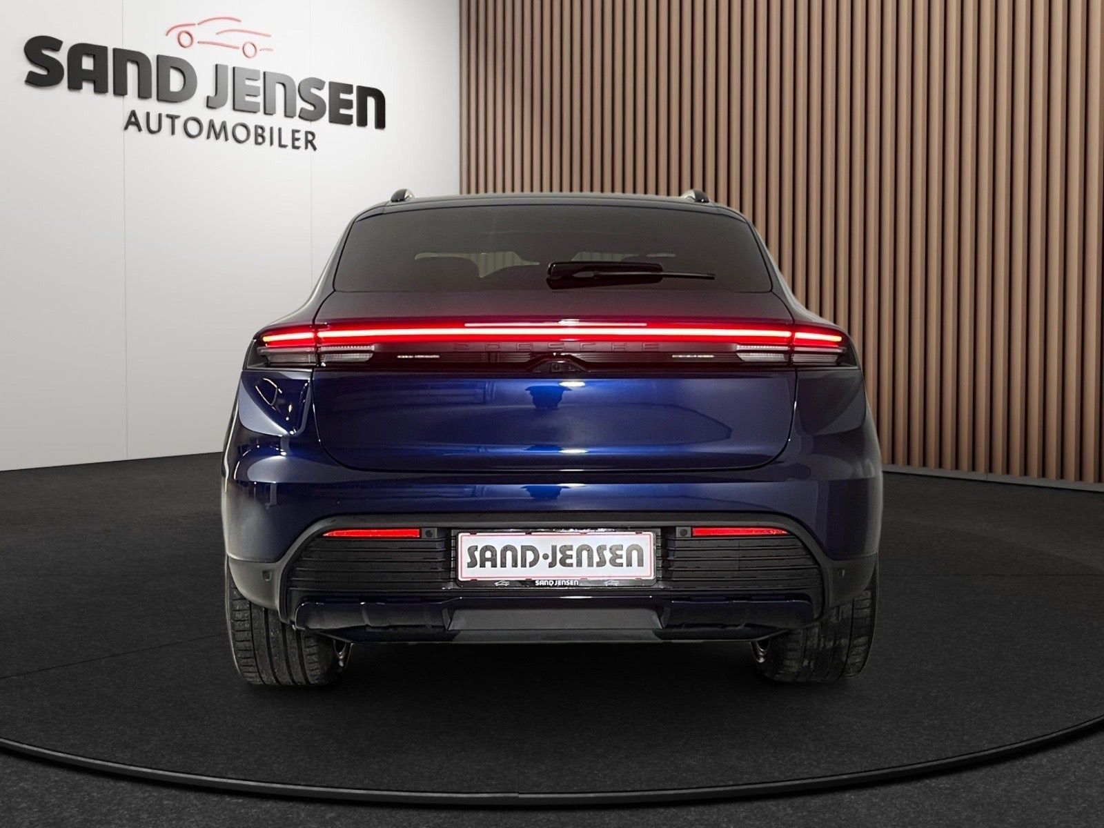 Blå Porsche Macan 4 fra 2025