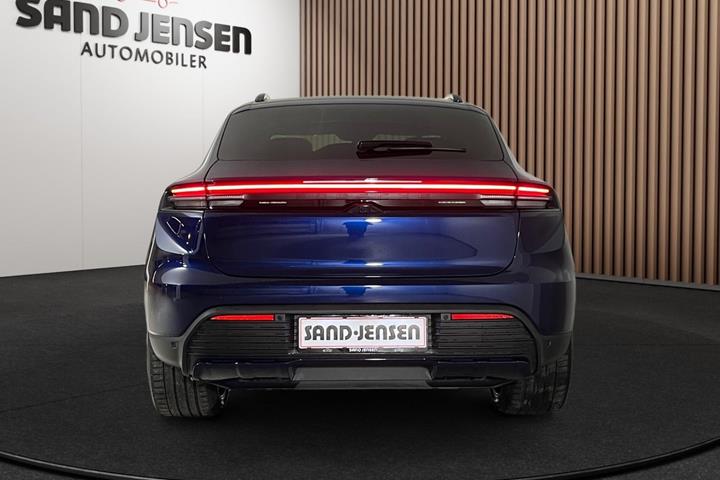 Blå Porsche Macan 4 fra 2025