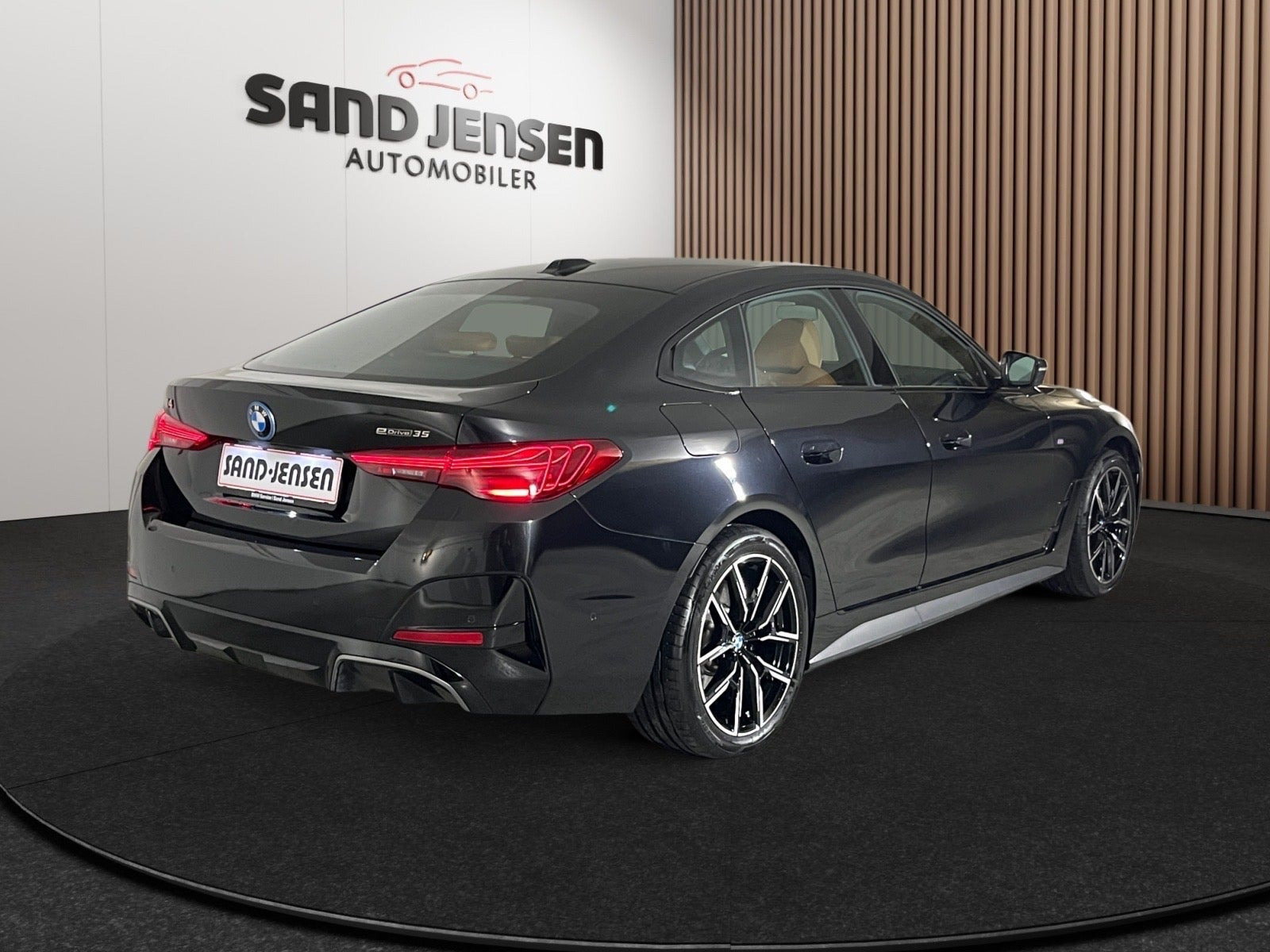 Sort BMW i4 fra 2025