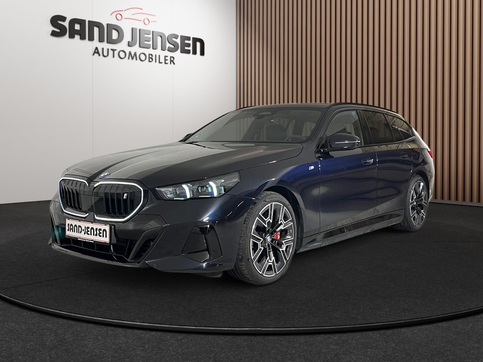 BMW i5 eDrive40 Touring Fully Charged M-Sport
