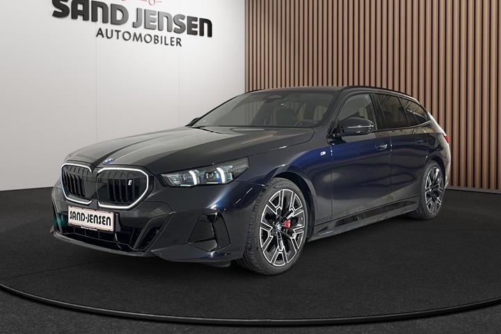 Sort BMW i5 fra 2025