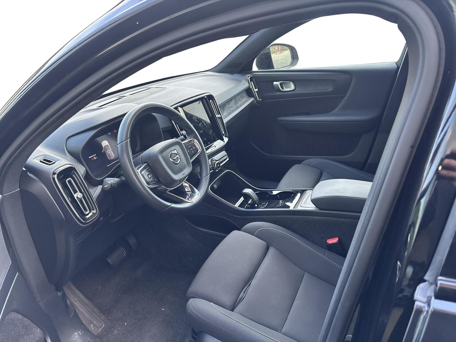 Sort Volvo C40 fra 2023