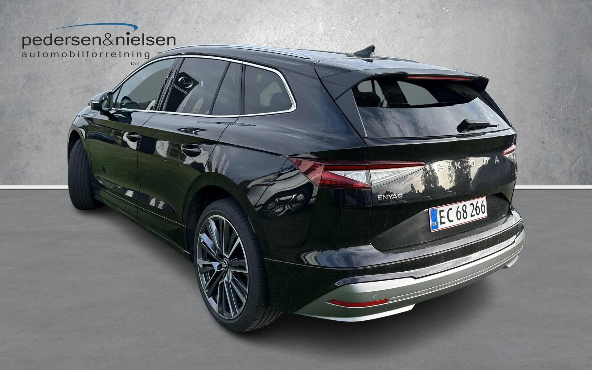 Sort Skoda Enyaq fra 2024