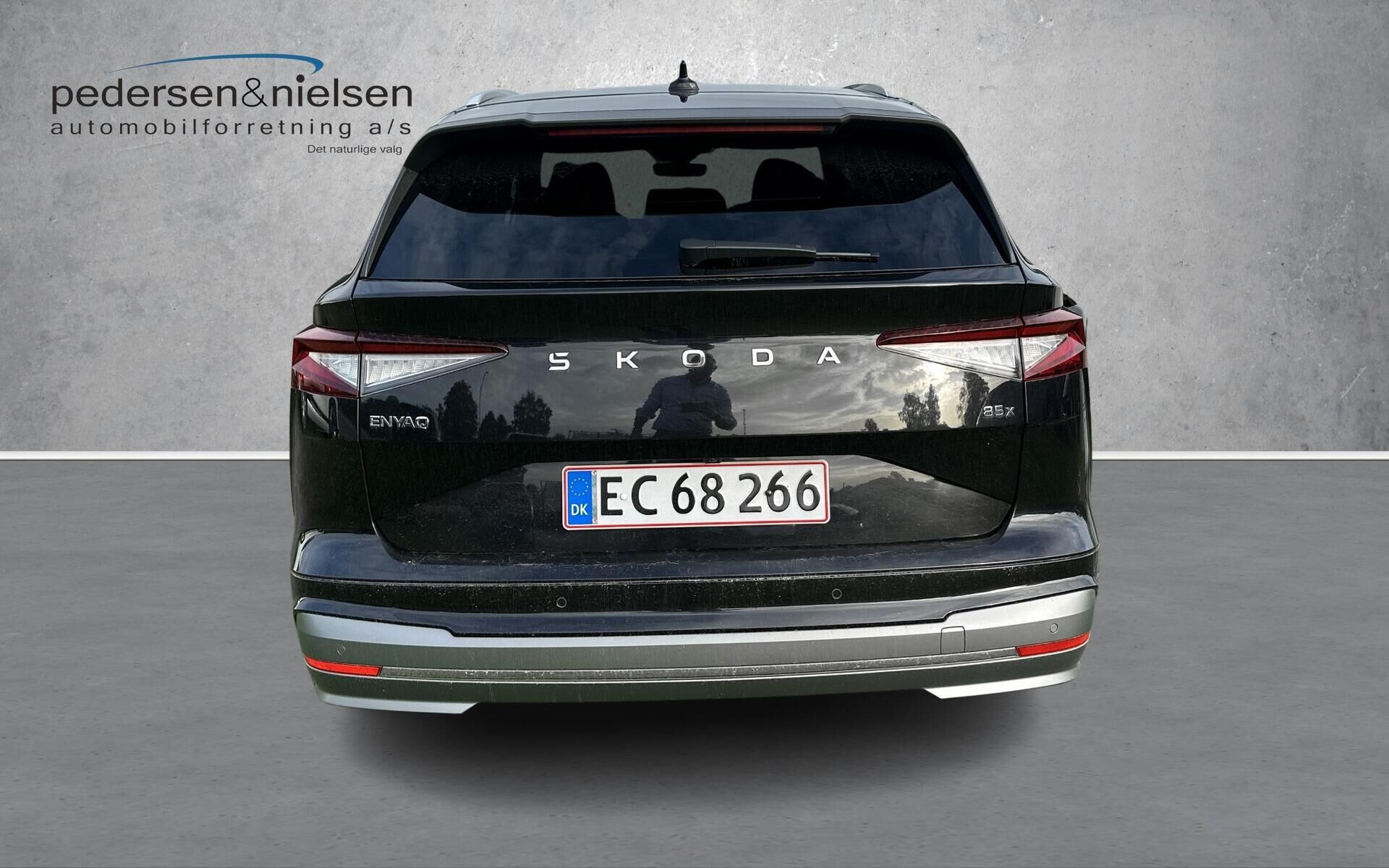 Sort Skoda Enyaq fra 2024