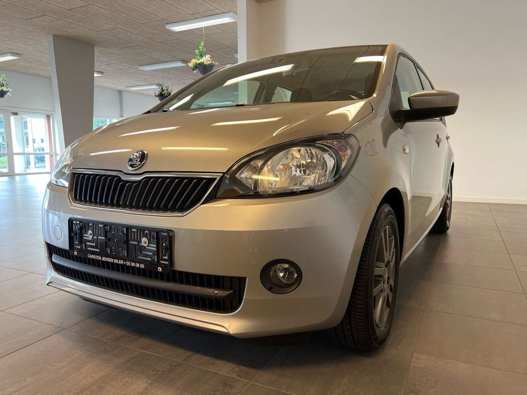 Grå Skoda Citigo fra 2015