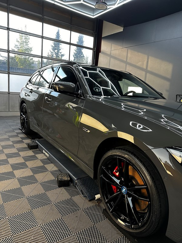 undefined BMW 330e fra 2022