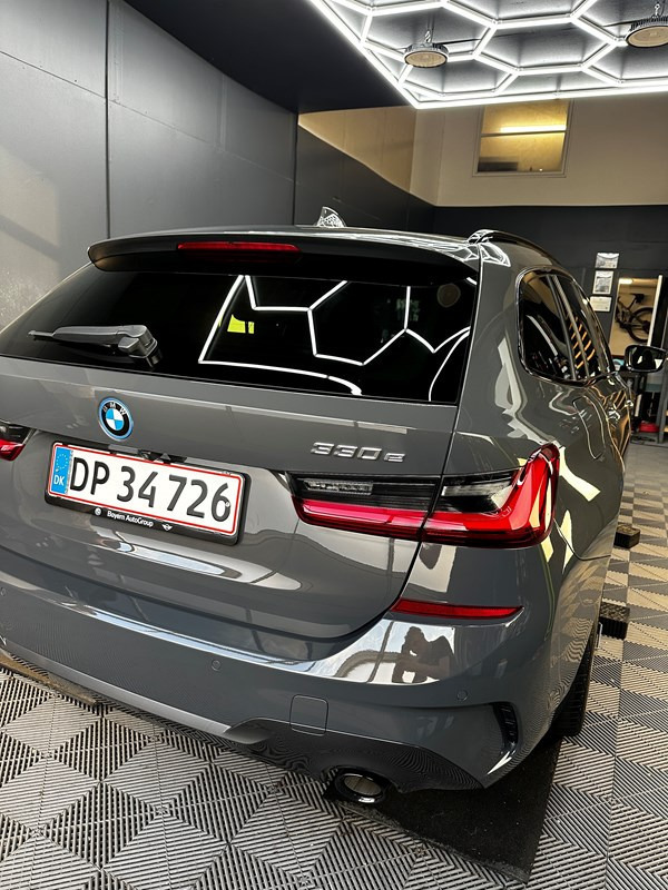 undefined BMW 330e fra 2022