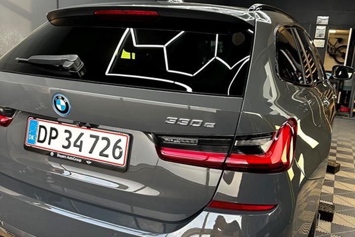 undefined BMW 330e fra 2022