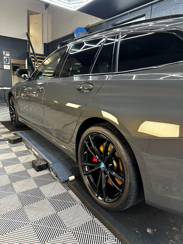 undefined BMW 330e fra 2022