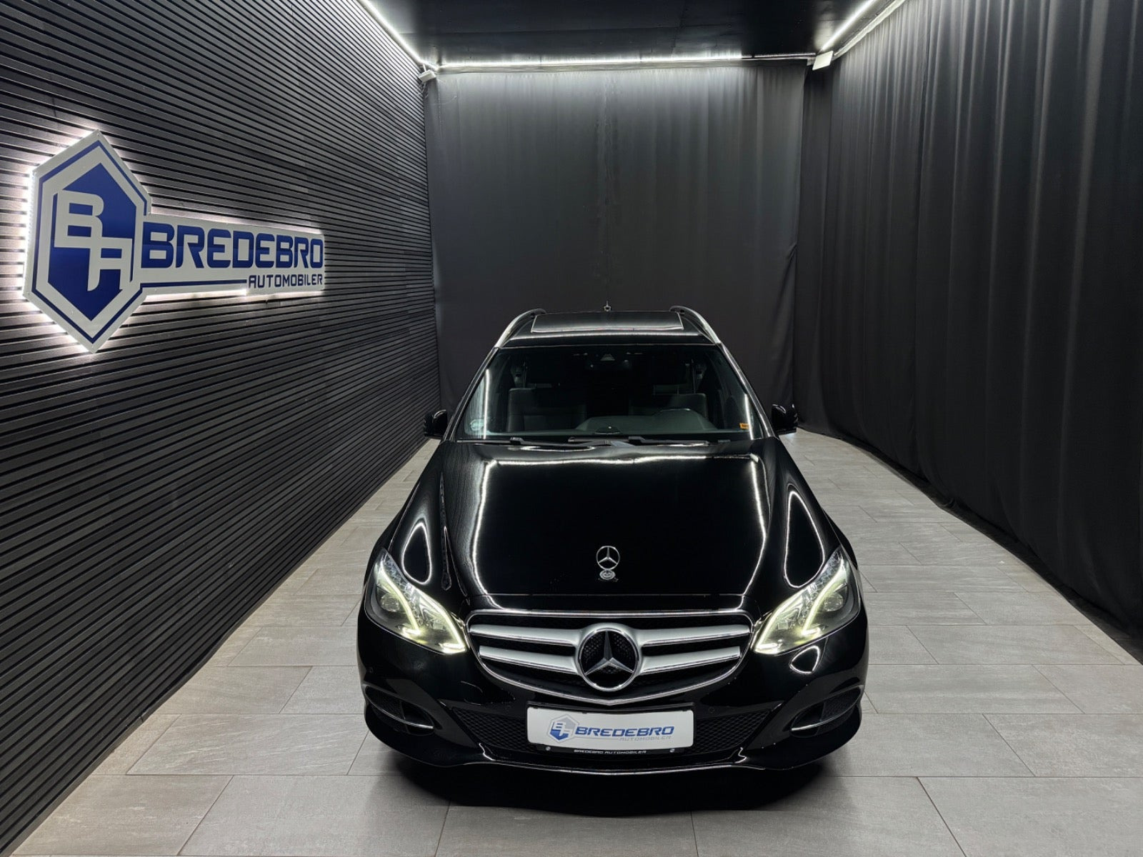 Sort Mercedes E250 fra 2015