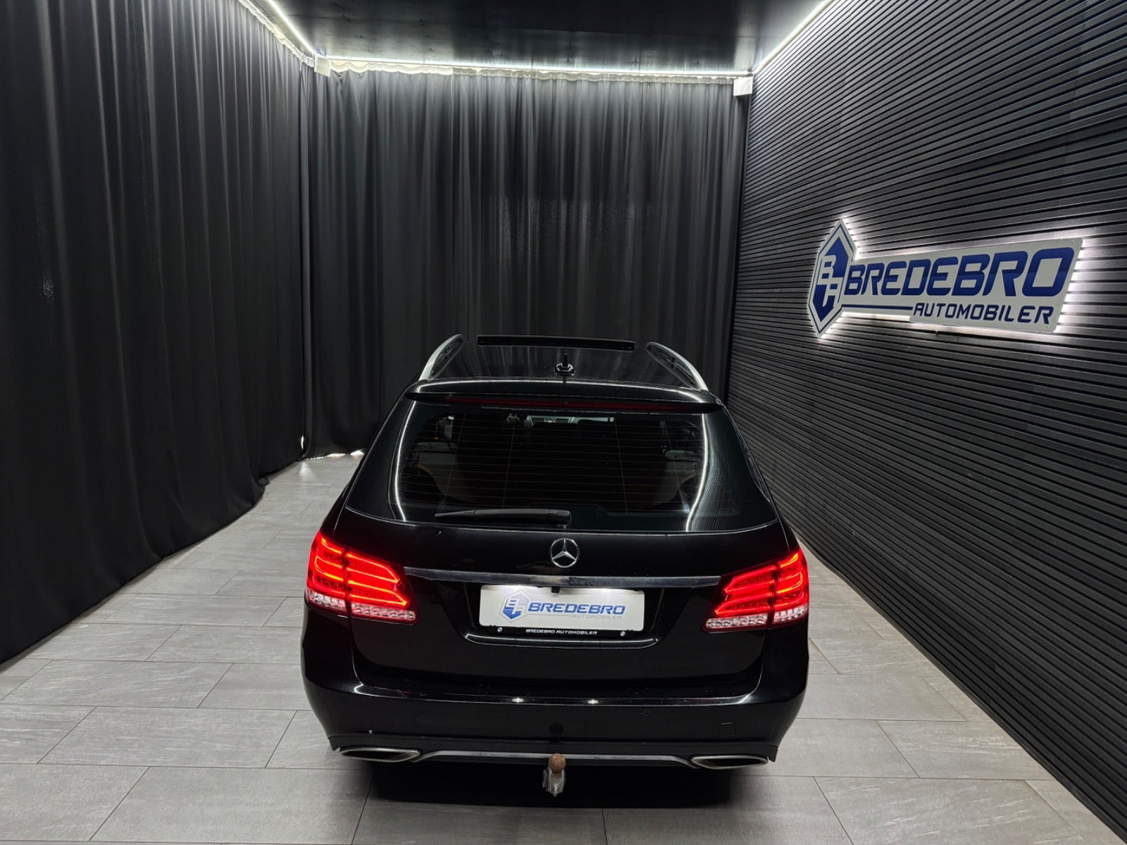 Sort Mercedes E250 fra 2015