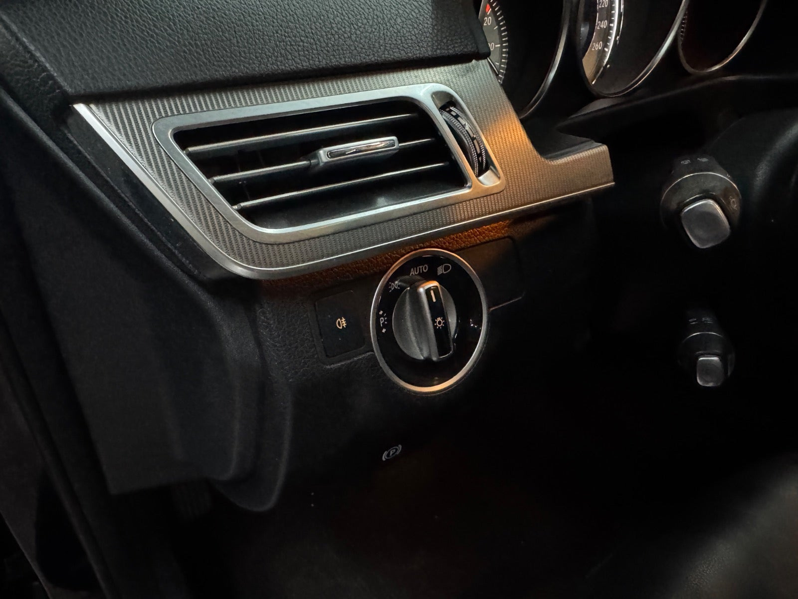 Sort Mercedes E250 fra 2015
