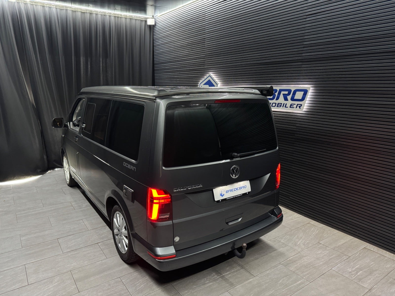 Grå VW California fra 2021