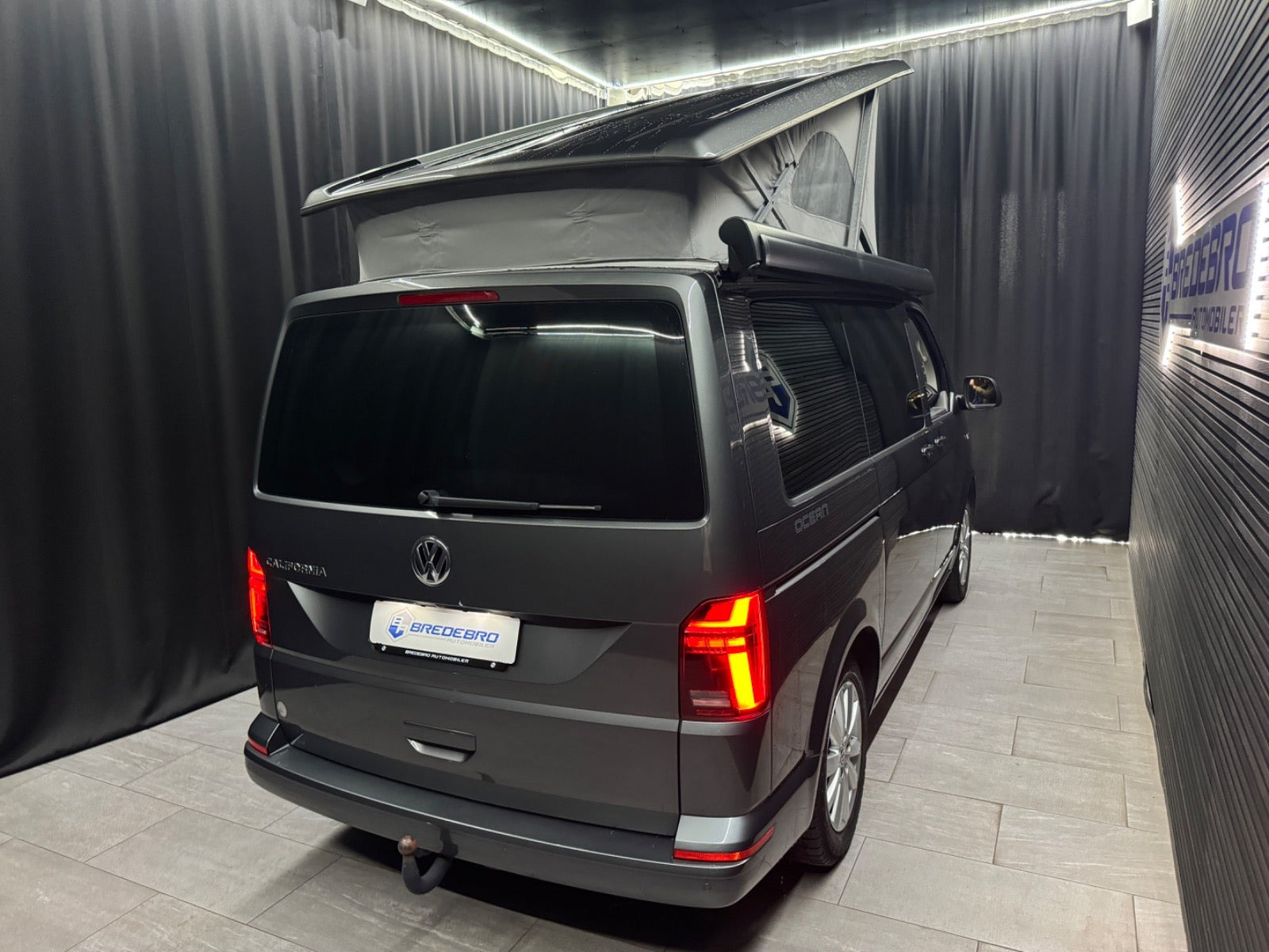 Grå VW California fra 2021