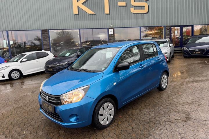 Blå Suzuki Celerio fra 2015 set udefra