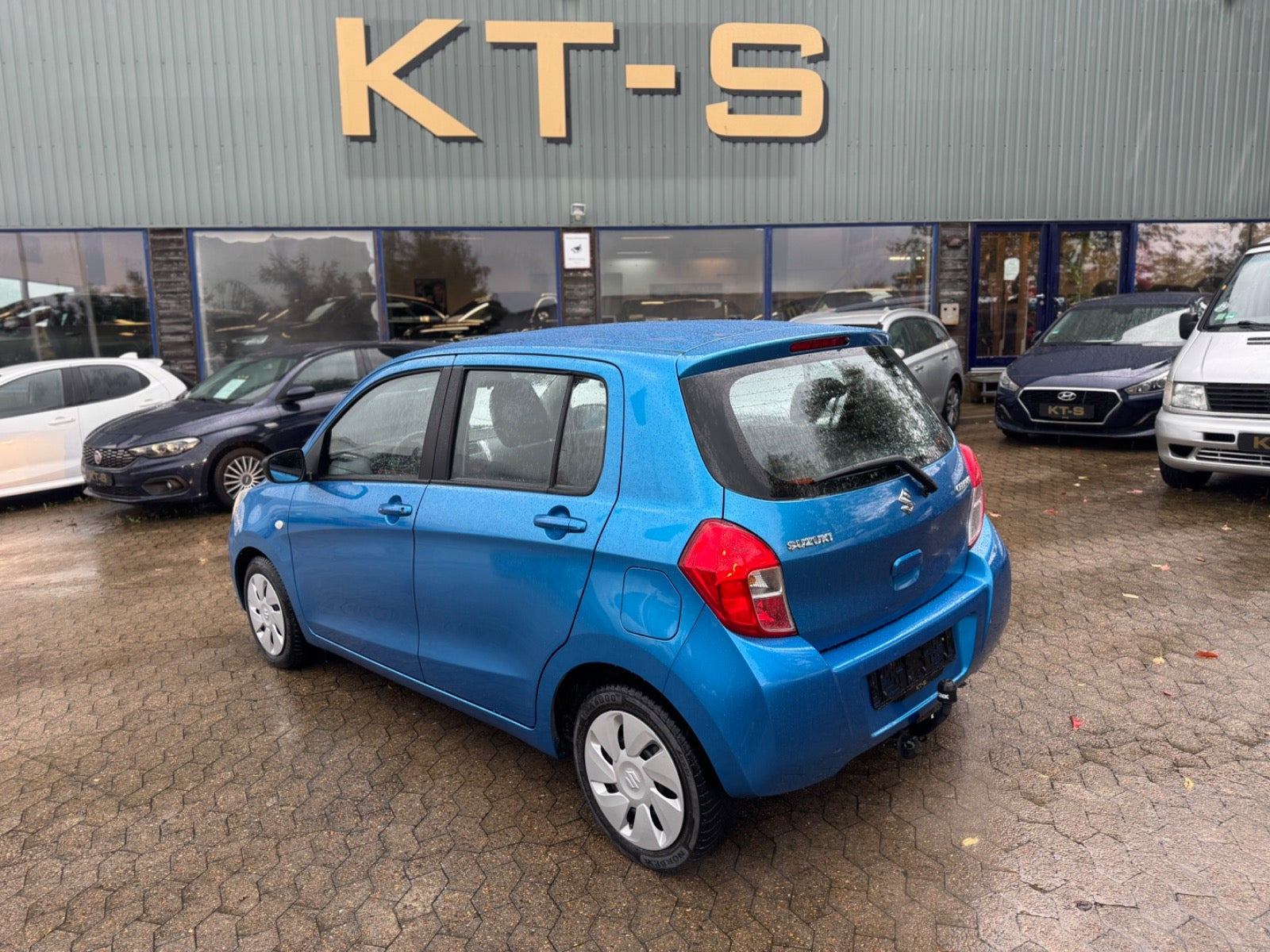 Blå Suzuki Celerio fra 2015