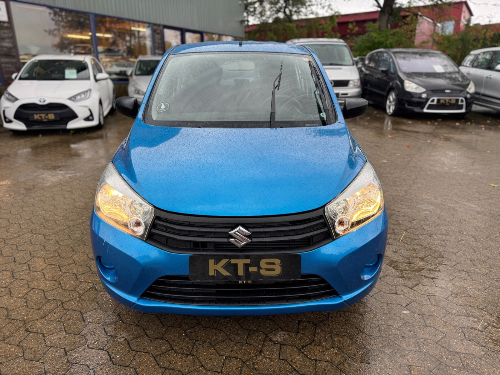 Blå Suzuki Celerio fra 2015